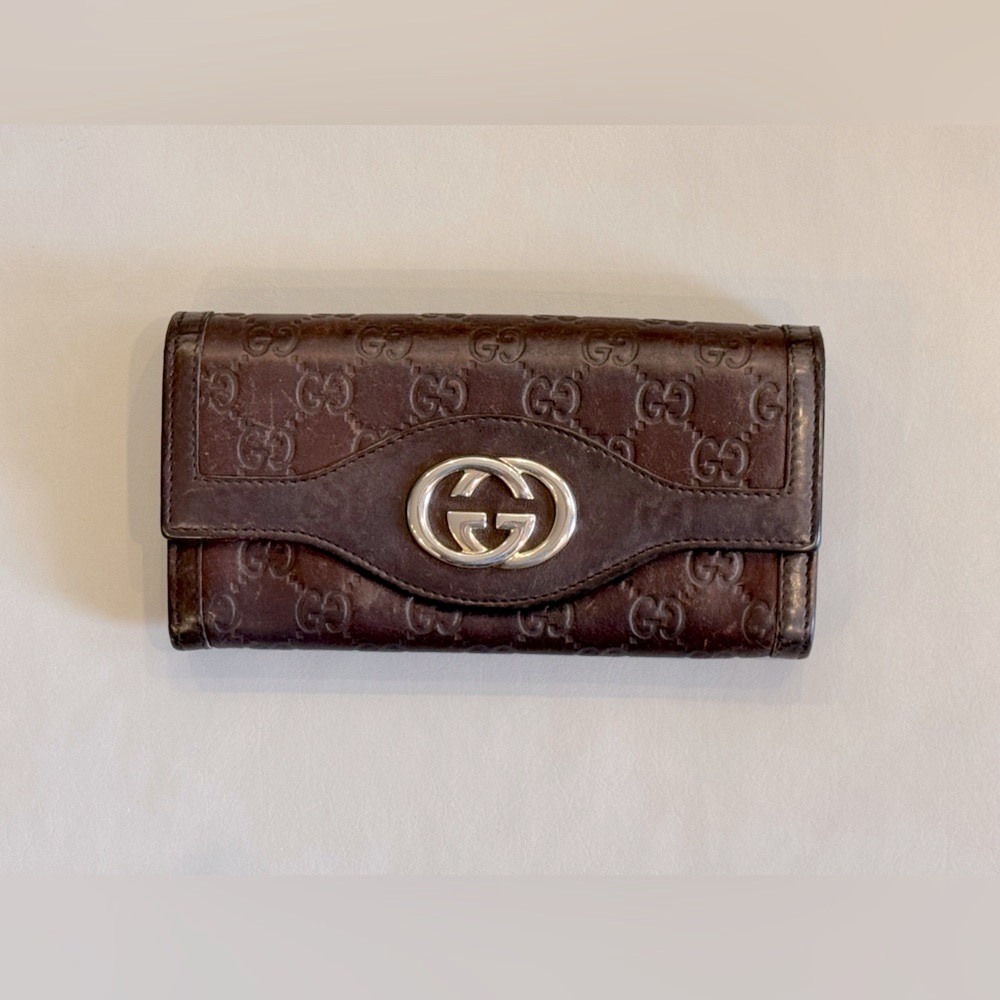 GUCCI Mahogany GG Wallet